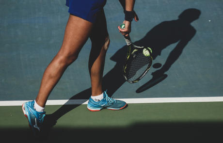 Estrategia Mujer jugando al tenis Columna